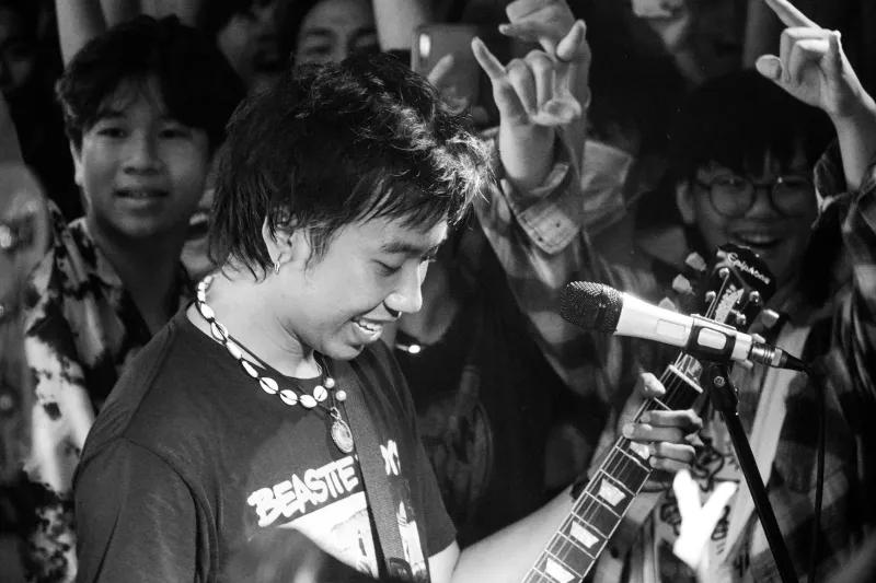 Play It or Lose Them: The Real Cost of Ignoring the Crowd During an Encore
